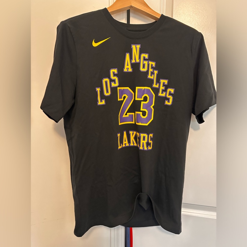 Men’s tee shirt
